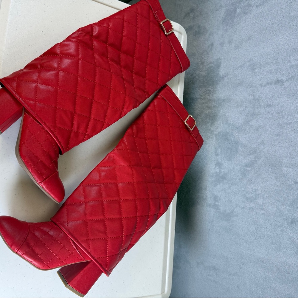 Elegant Red Quilted Women's Boots - Picture 7 of 7